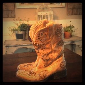 Corral Cross & Roses Boots